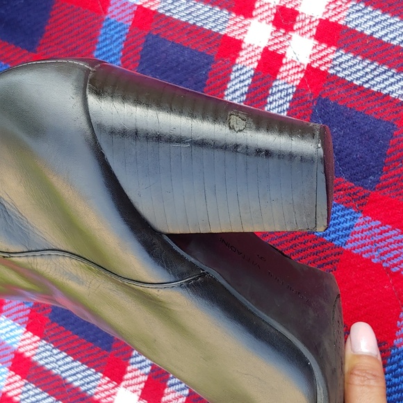 Adrienne Vittadini Black Leather Heel Ankle Boots in size 9 - Picture 7 of 13